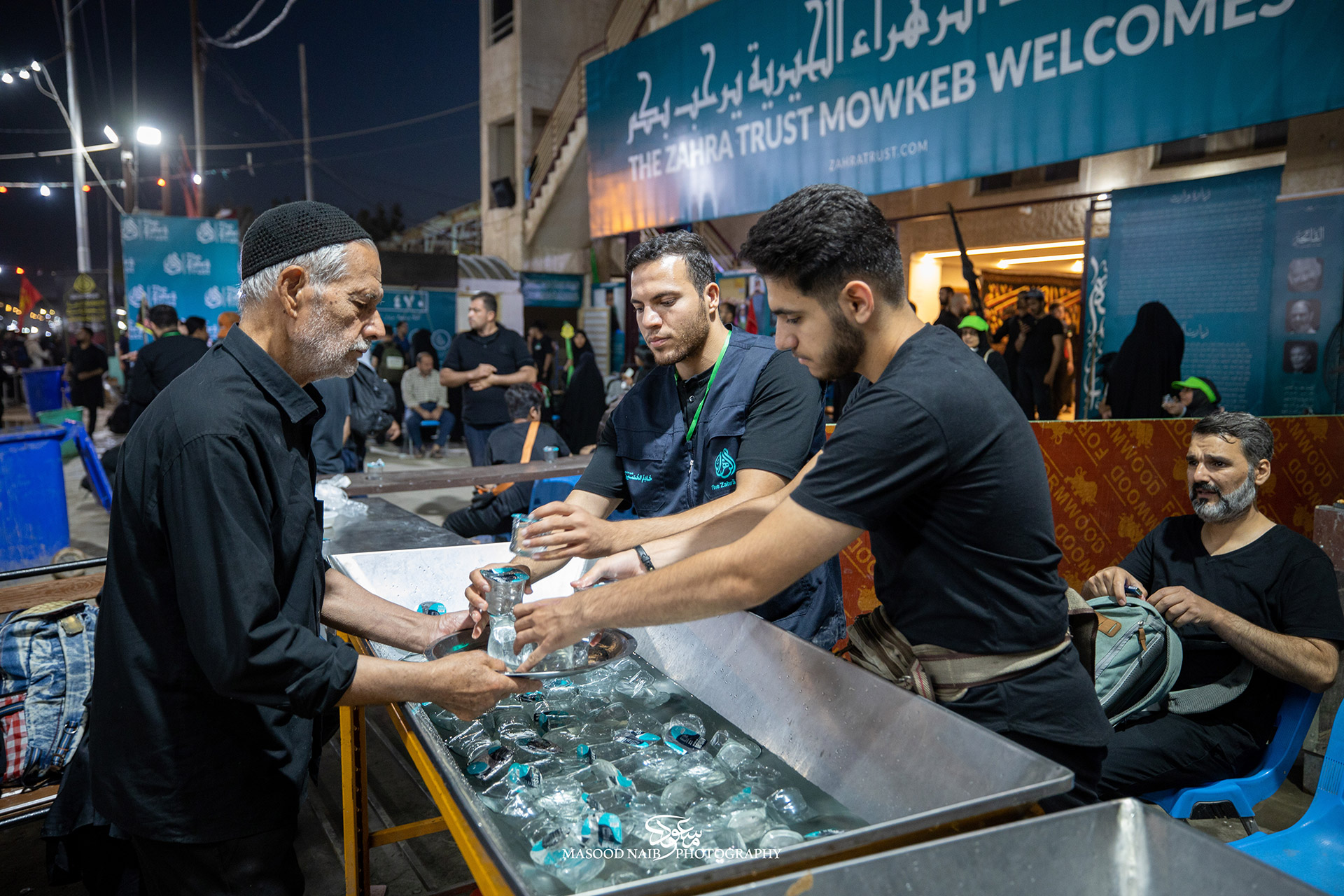 The Zahra Trust volunteers serving Zuwaar at Mowkeb 470